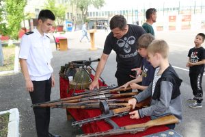 Астраханские патриоты провели патриотические выставки для подразделения "Сапсан-Юг"